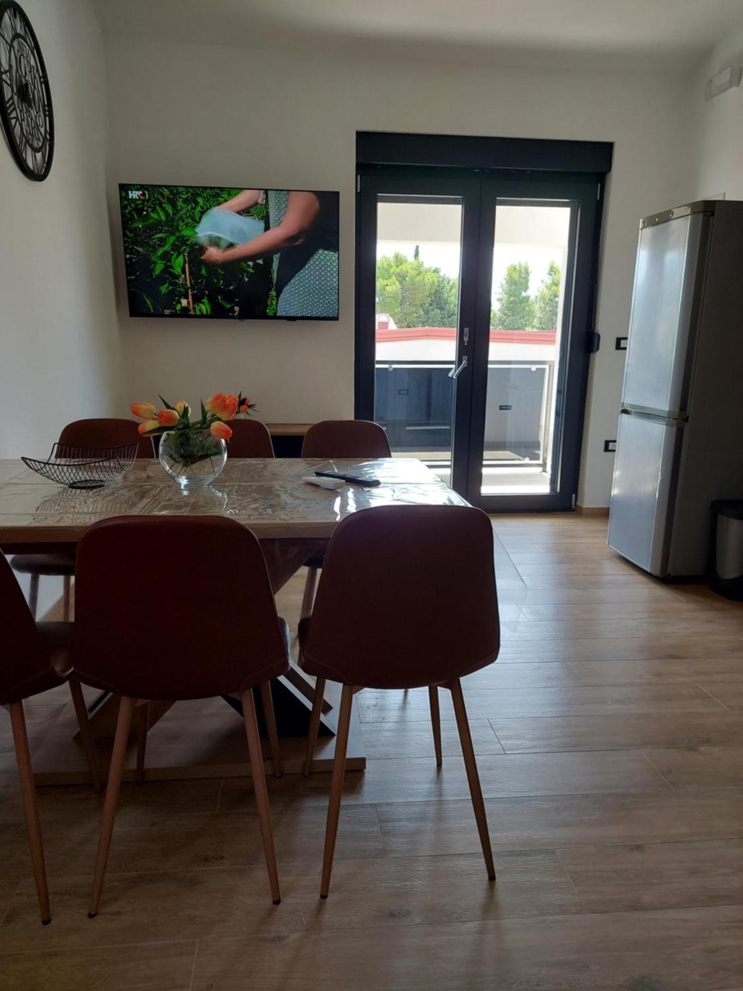 Apartmani Karla Paklenica Стариград-Пакленица Экстерьер фото