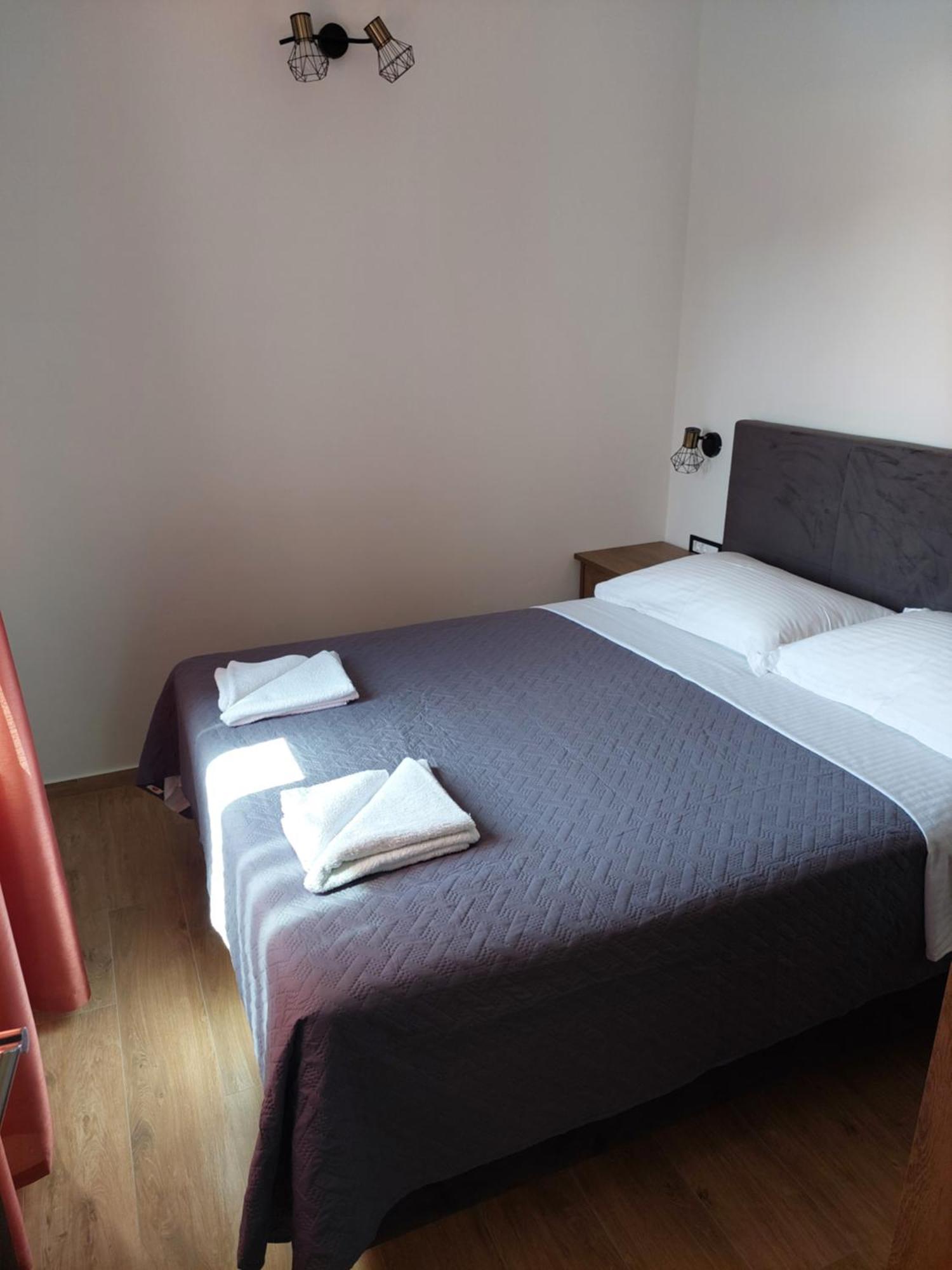 Apartmani Karla Paklenica Стариград-Пакленица Экстерьер фото