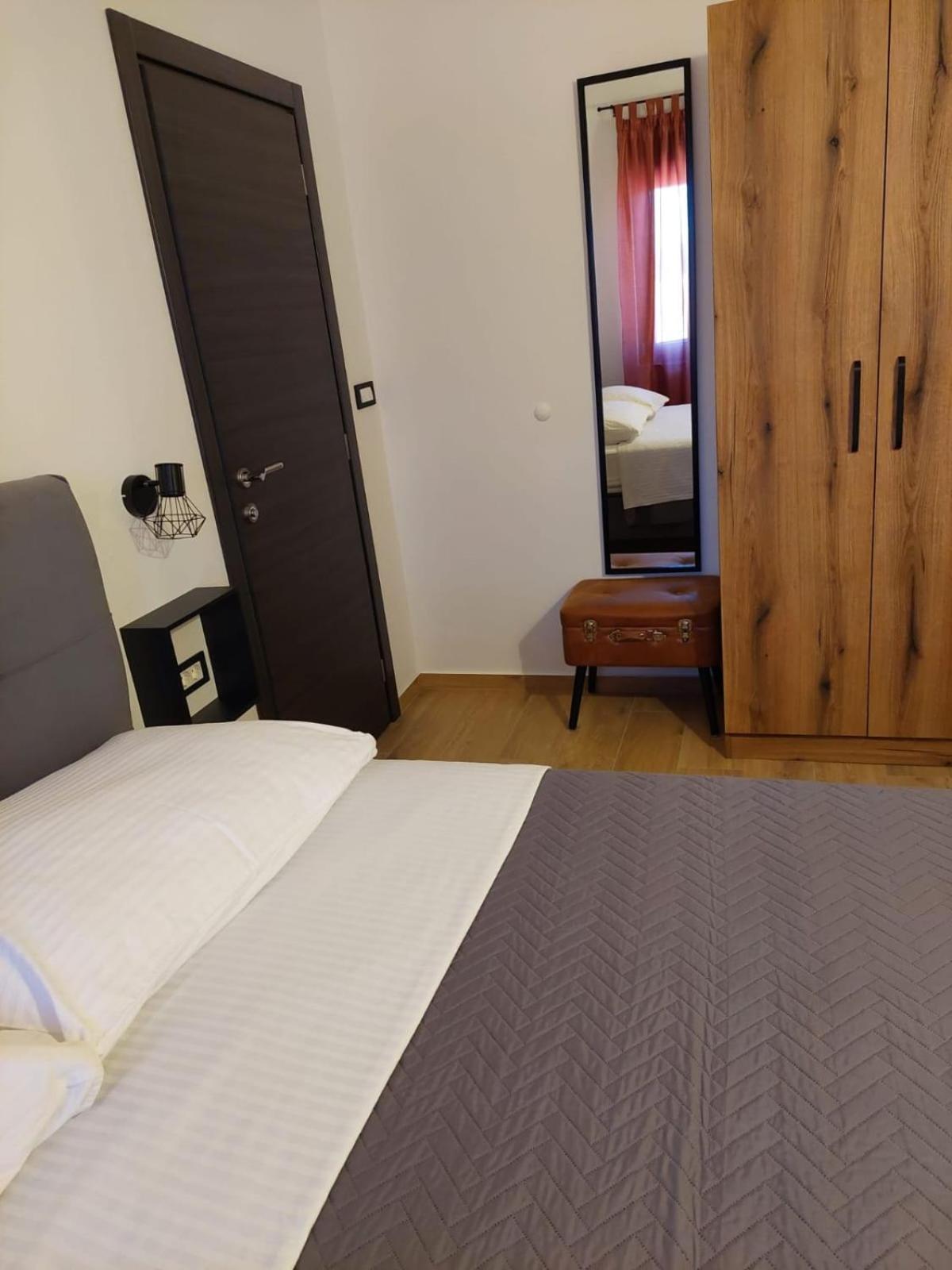 Apartmani Karla Paklenica Стариград-Пакленица Экстерьер фото